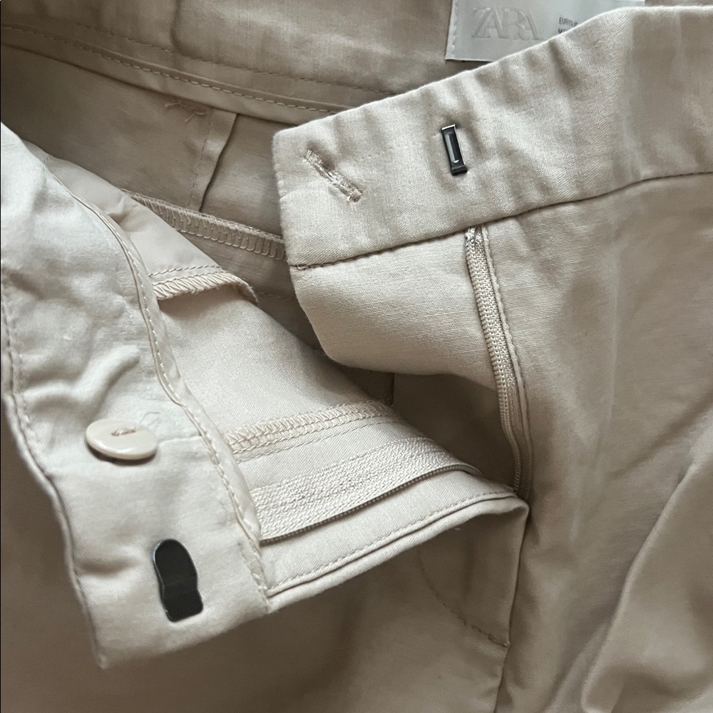 ZARA PLEATED KHAKI SHORTS - Picture 4 of 5